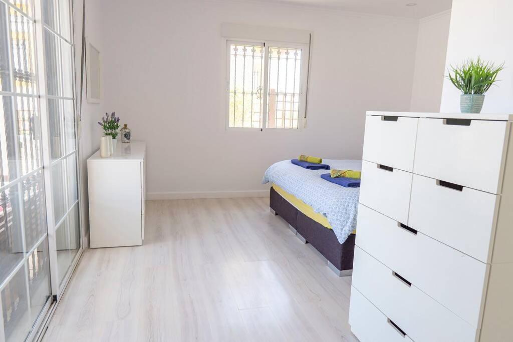 Casa Lilly-Rose, A Beautiful 3 Bedroom Detached Villa A Short Walk To The Villamartin Plaza & Golf Course Exterior photo