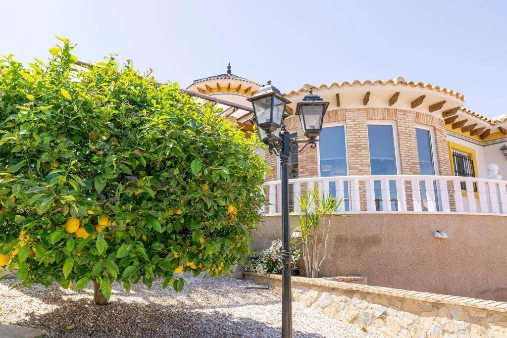Casa Lilly-Rose, A Beautiful 3 Bedroom Detached Villa A Short Walk To The Villamartin Plaza & Golf Course Exterior photo