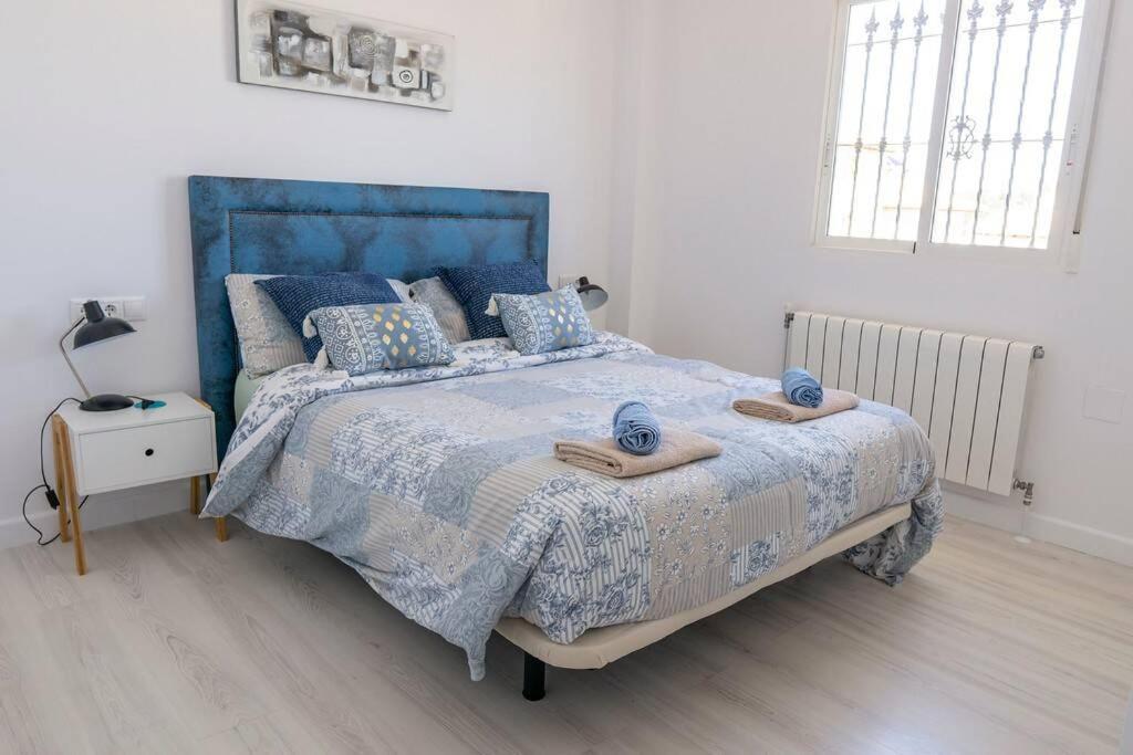 Casa Lilly-Rose, A Beautiful 3 Bedroom Detached Villa A Short Walk To The Villamartin Plaza & Golf Course Exterior photo