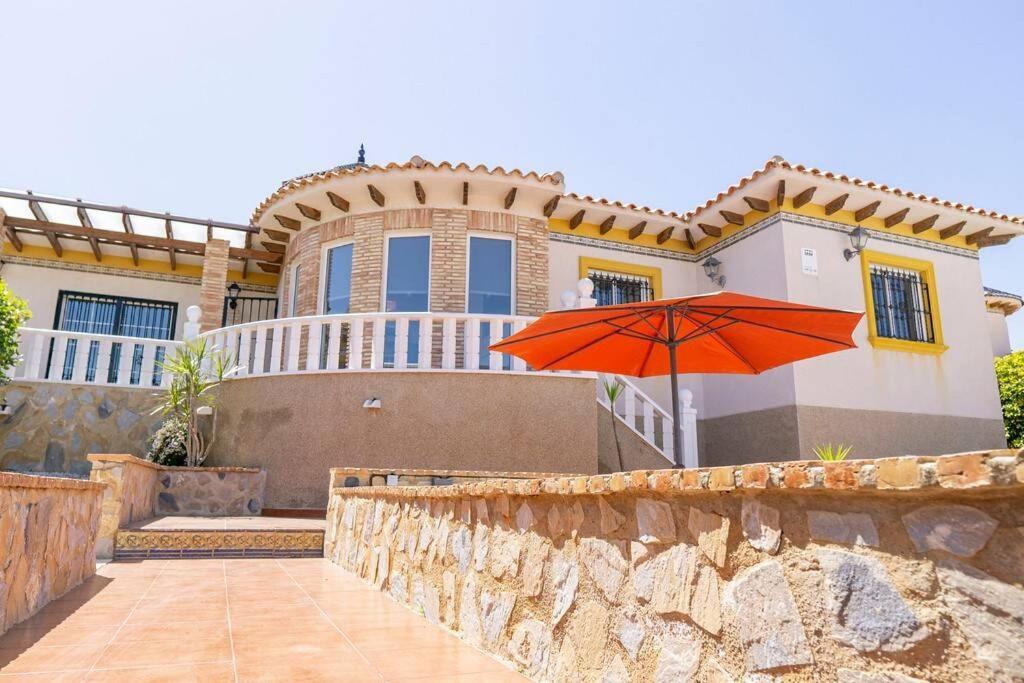 Casa Lilly-Rose, A Beautiful 3 Bedroom Detached Villa A Short Walk To The Villamartin Plaza & Golf Course Exterior photo