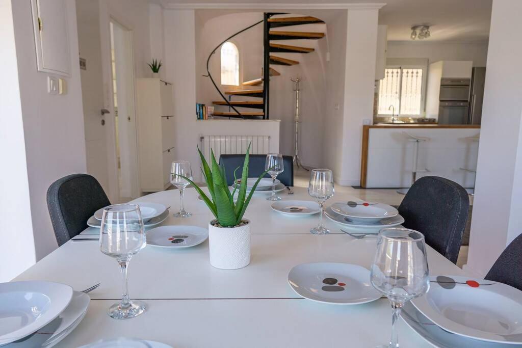 Casa Lilly-Rose, A Beautiful 3 Bedroom Detached Villa A Short Walk To The Villamartin Plaza & Golf Course Exterior photo