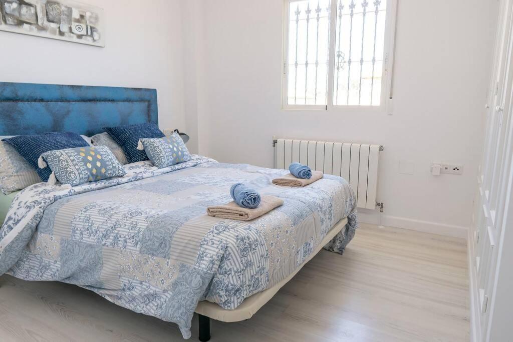 Casa Lilly-Rose, A Beautiful 3 Bedroom Detached Villa A Short Walk To The Villamartin Plaza & Golf Course Exterior photo