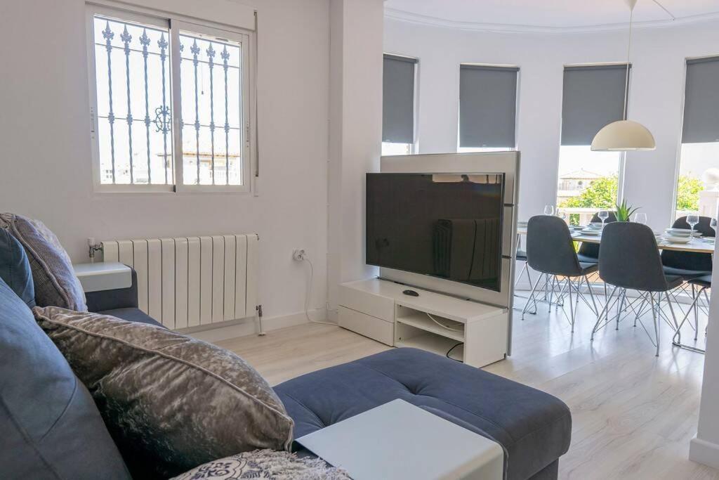 Casa Lilly-Rose, A Beautiful 3 Bedroom Detached Villa A Short Walk To The Villamartin Plaza & Golf Course Exterior photo