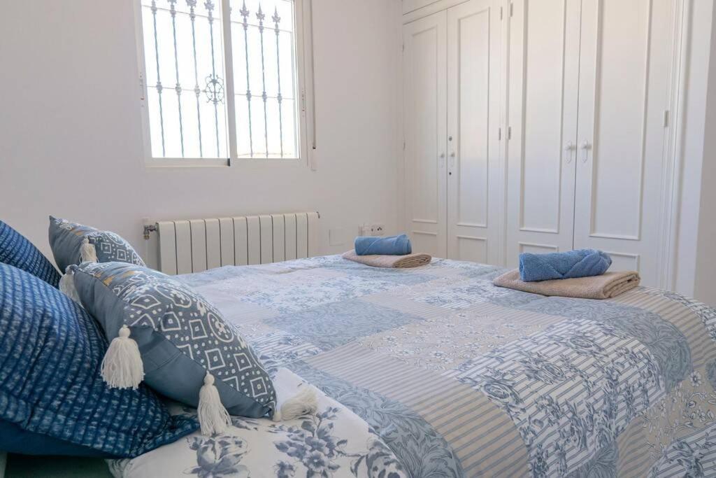 Casa Lilly-Rose, A Beautiful 3 Bedroom Detached Villa A Short Walk To The Villamartin Plaza & Golf Course Exterior photo