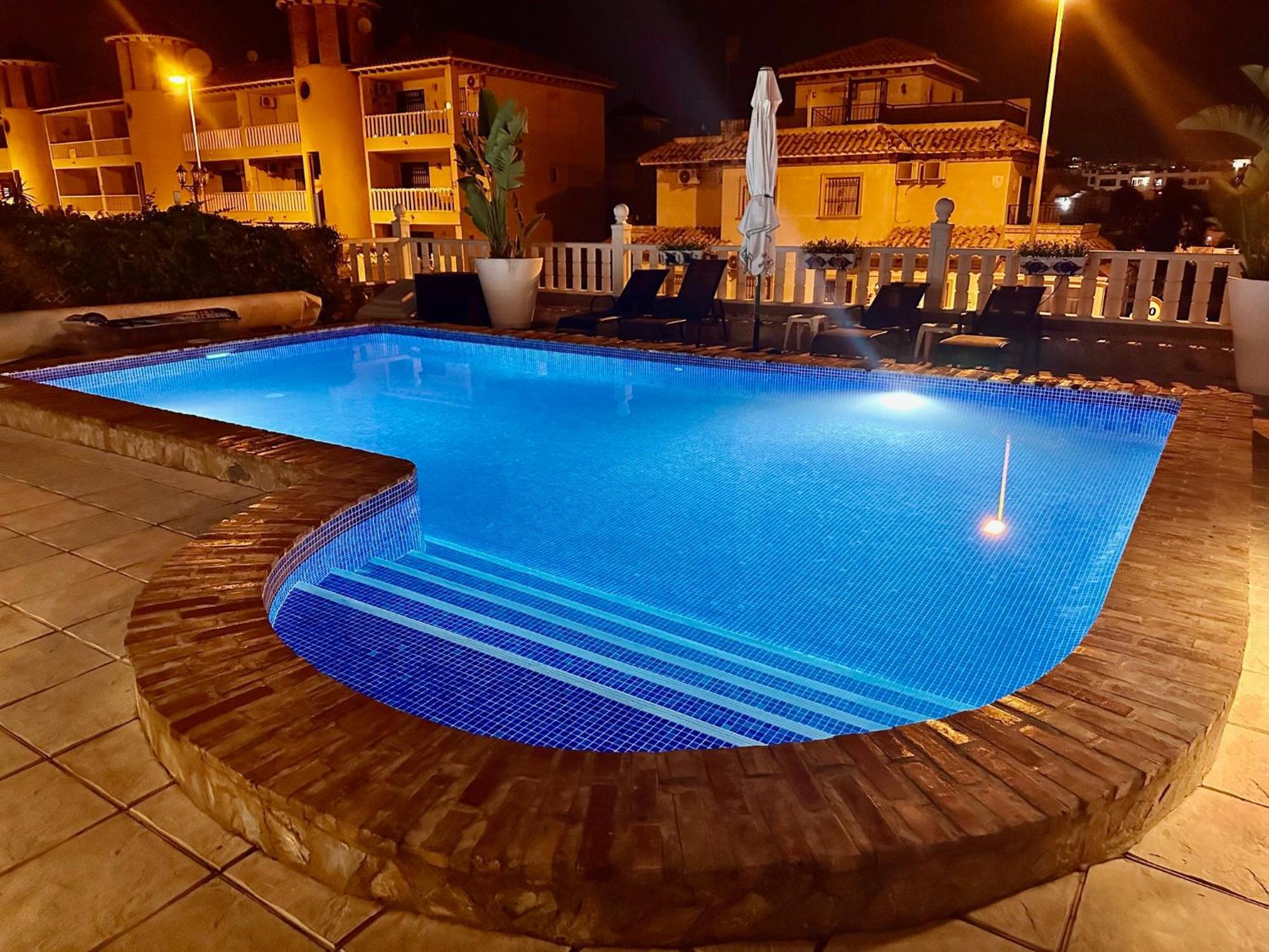 Casa Lilly-Rose, A Beautiful 3 Bedroom Detached Villa A Short Walk To The Villamartin Plaza & Golf Course Exterior photo
