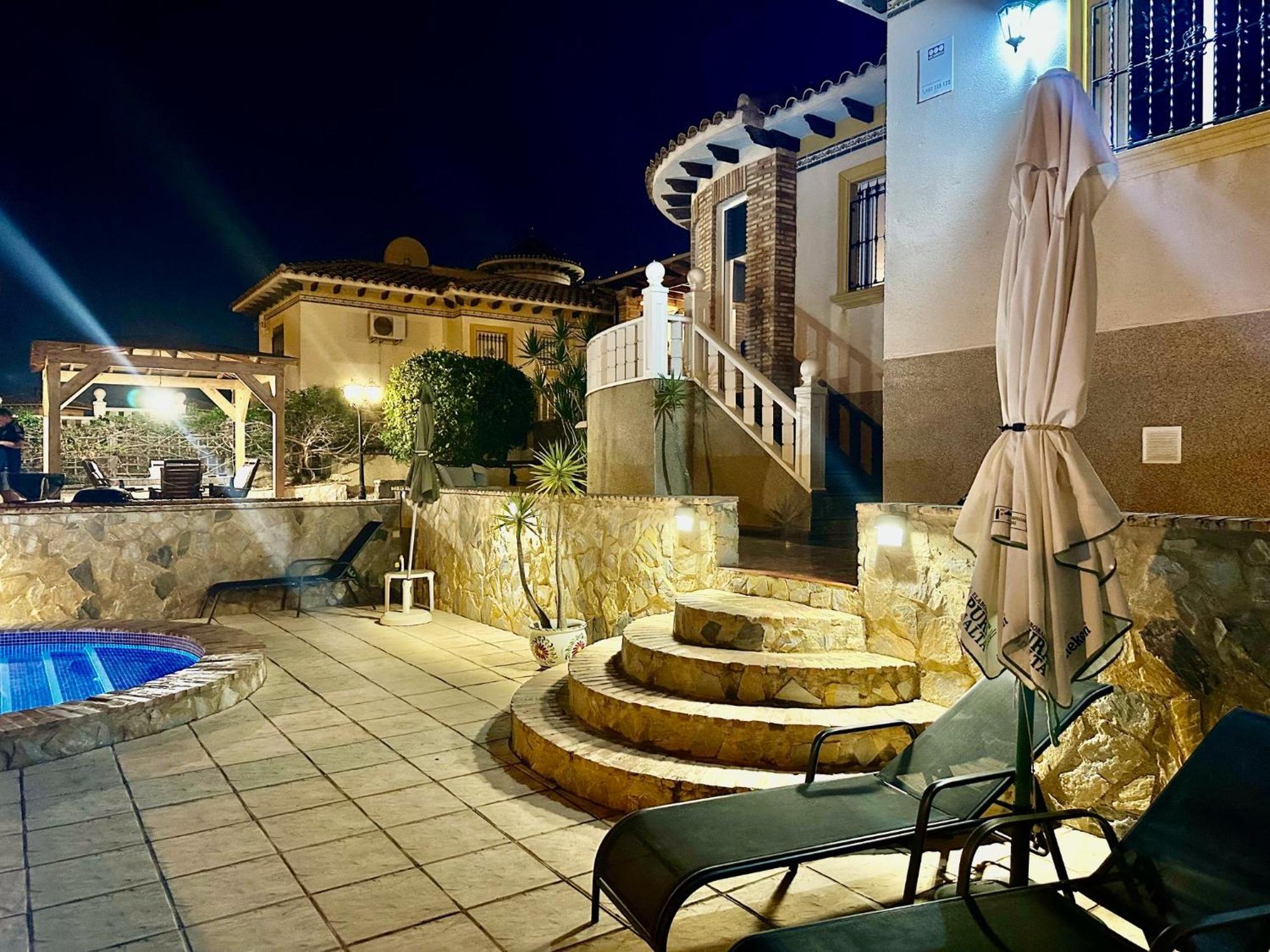 Casa Lilly-Rose, A Beautiful 3 Bedroom Detached Villa A Short Walk To The Villamartin Plaza & Golf Course Exterior photo
